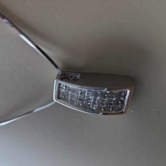 STATEMENT! 14 KARAT WHITE GOLD INVISIBLE SET NATURAL DIAMOND BAR SLIDE PENDANT - Picture 8 of 9